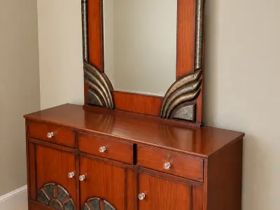 Stylish Dressing Table for Sale – Elegant & Well-Maintained