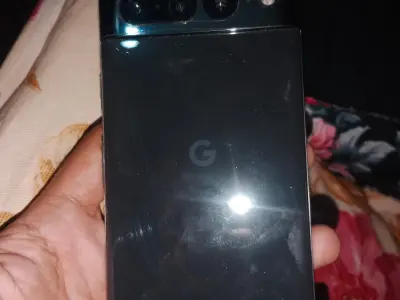 Google pixel 7pro official PTA approved  - photo 2