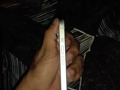Iphone 13  - photo 2