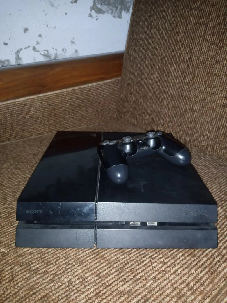 Ps4 fat non jailbreak with FC 26 digital