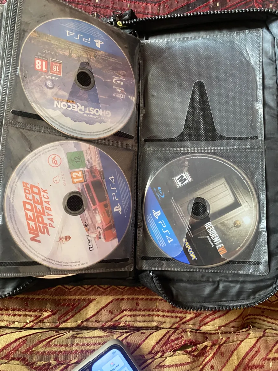 Ps4 disks 70+ games