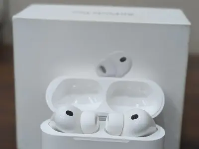 Apple AirPods Pro 3 — Original | Like New | Outstanding Condition - photo 2