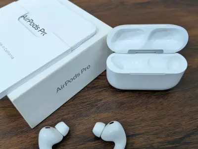 Apple AirPods Pro 3 — Original | Like New | Outstanding Condition - photo 3