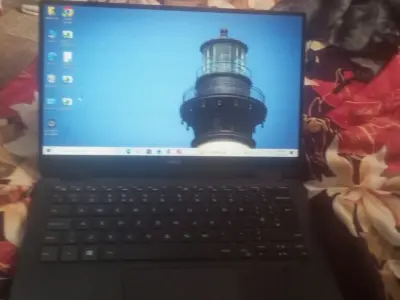 Dell XPS Core i7 7th Gen Laptop – Slim & Premium | Good Condition - photo 2
