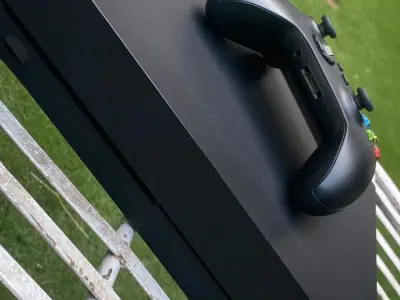 Xbox One X - photo 1