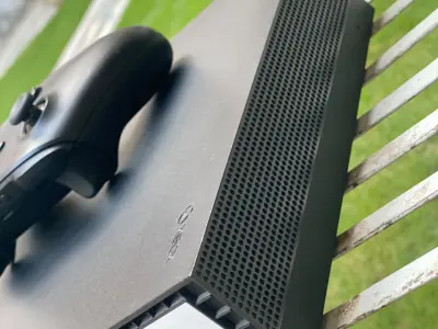 Xbox One X - photo 4