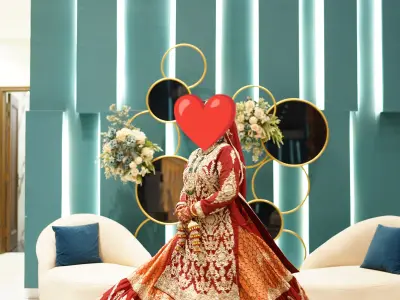 Red mehroon lehnga in new condition - photo 1