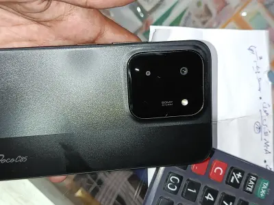 Poco c 85 neat condition 10 by 10 10 month warranty - photo 3