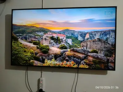 LG UT80 4K UHD Smart TV – Excellent Condition - photo 3