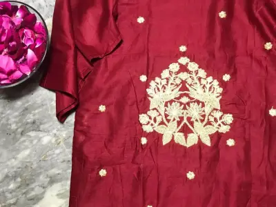 Women Maroon Embroidered Stitched Suit with Dupatta - photo 2