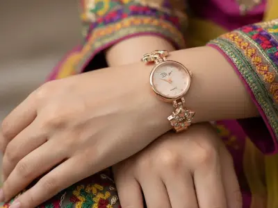 Golden stainless steel chain Watch for Girls| Ladies Watches - photo 3