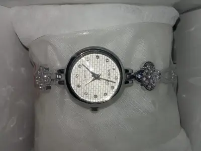 Golden stainless steel chain Watch for Girls| Ladies Watches - photo 5