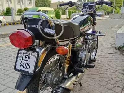 Honda CG 125 2016 Excellent Condition | Genuine Bike | Smooth Engine - photo 1