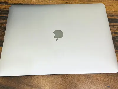 Apple MacBook Pro 15-inch 2018 | Core i7 | 16GB RAM | 256GB SSD - photo 4