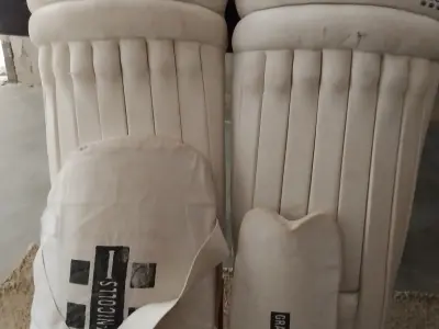 Gray-Nicolls Cricket Batting Pads & Gloves Set for Sale - photo 1