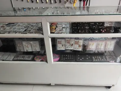 Counter for Jewellery & mobile Display - photo 1