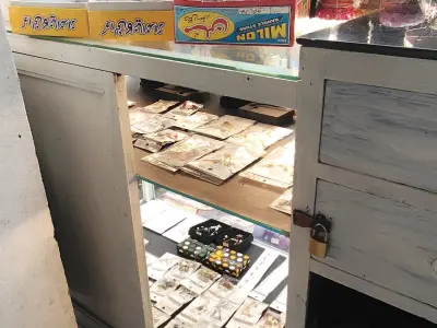 Counter for Jewellery & mobile display - photo 4