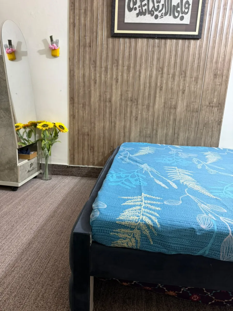 Stylish King Size Bed with 6-inch Diamond Mattress in Islamabad