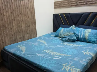 King size bed with mattress for sale - photo 2