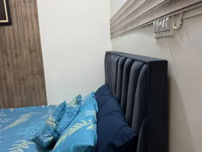 King size bed with mattress for sale - photo 4