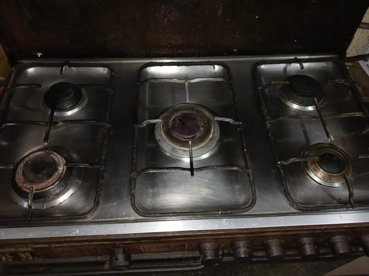 5 burner cooking range 