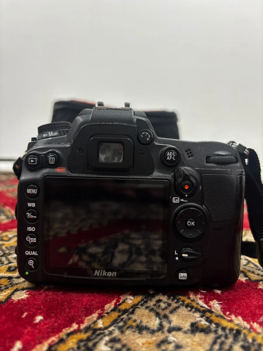 Nikon D7000 DSLR Camera + Sigma 70-300mm Lens & Accessories