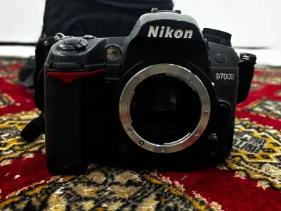 Nikon D7000 DSLR Camera + Sigma 70-300mm Lens & Accessories - photo 4