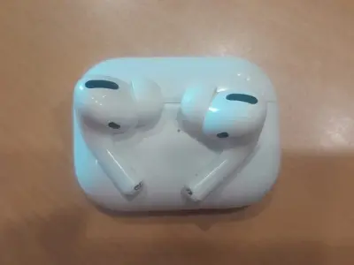 Apple AirPods Pro (1st Generation) - Used - photo 3