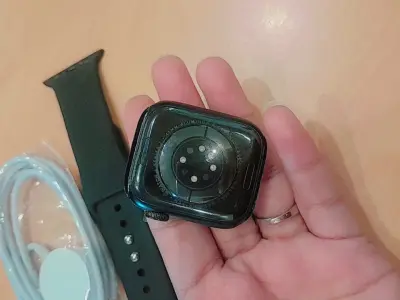 Apple Watch Series 9 41mm - Used, With Charging Cable - photo 1