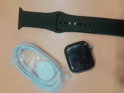 Apple Watch Series 9 41mm - Used, With Charging Cable - photo 3