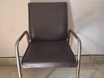 2 Used Office Visitor Chairs - Metal Frame - photo 1