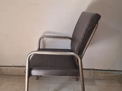 2 Used Office Visitor Chairs - Metal Frame - photo 2