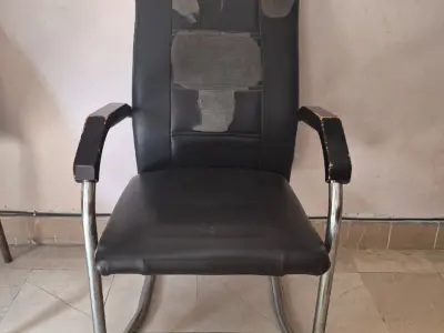 2 Used Office Visitor Chairs - Metal Frame - photo 4