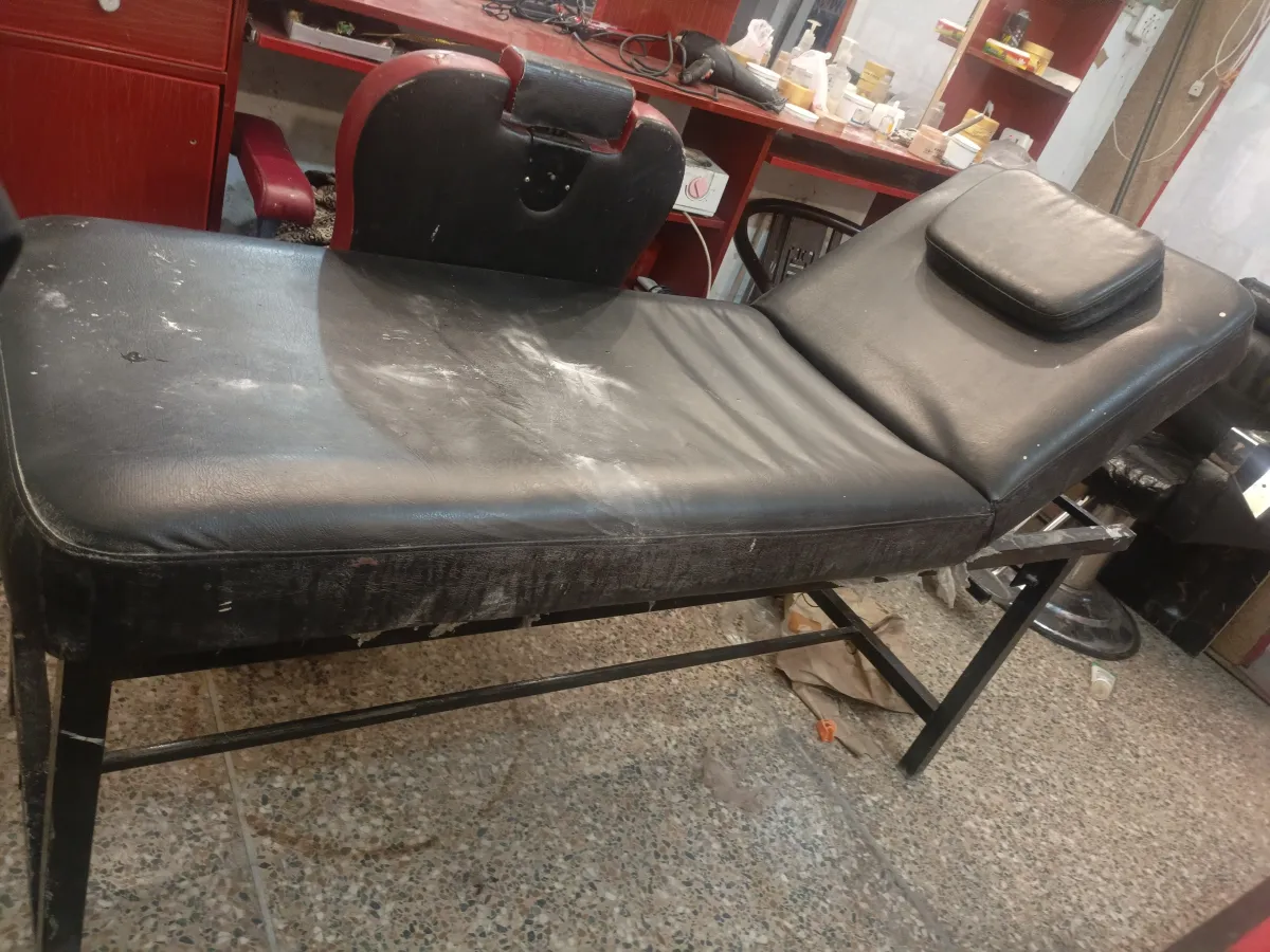 For sale saloon ka saman sale k liyn sra
