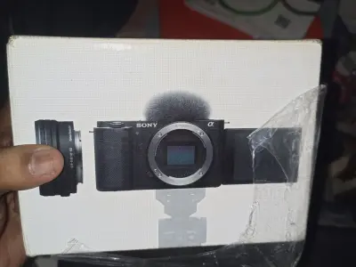 Sony ZV-E10 with Original Kit Lens | 5K Shutter Count | Complete Accessories - photo 2