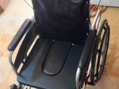 Reclining Wheelchair urgent for Sale (Good Condition) - photo 3