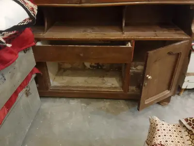 Solid Wood Showcase in Excellent Condition - photo 2