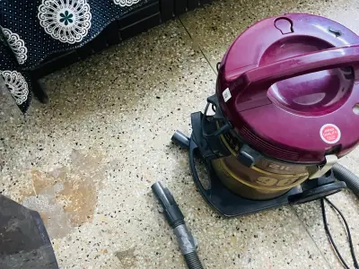Hitachi 2200 watt Vaccuum - photo 4