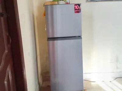 Haier 2 Door Small Size Fridge - 10 Years Warranty - Like New Condition - photo 1