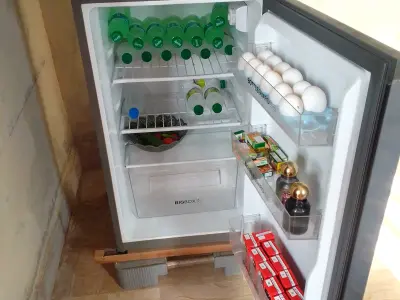 Haier 2 Door Small Size Fridge - 10 Years Warranty - Like New Condition - photo 3