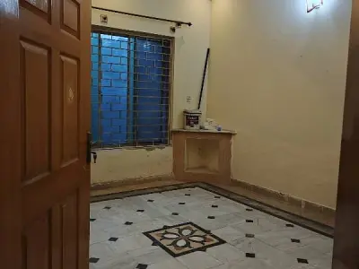 3 Marla Triple storey House For Rent - photo 4
