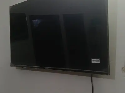 Smart LED TV WiFi Connect - YouTube Netflix - Korangi - photo 1