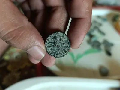 Lot of (25) Antique & Ancient Kushan Empire Coins, Old & Rare Greek Coins Lot - photo 4