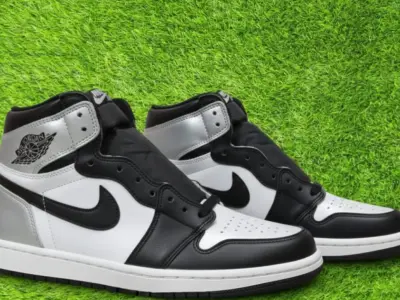 Air Jordan 1 Retro High Og Metallic  - photo 1