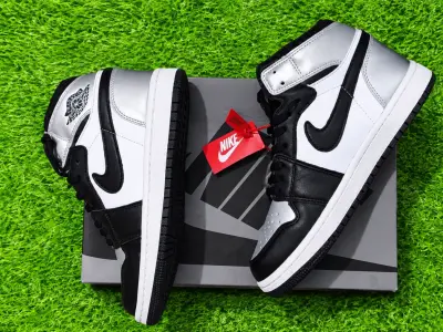 Air Jordan 1 Retro High Og Metallic  - photo 2
