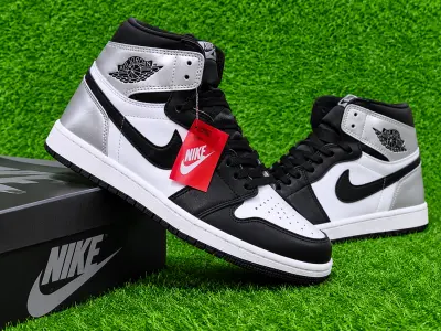 Air Jordan 1 Retro High Og Metallic  - photo 3