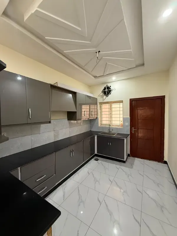8 Marla Full House available for rent in G-16 with Water Bore
