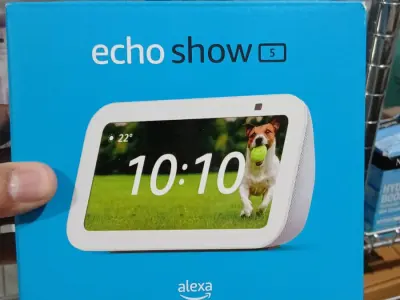 AMAZON ECHO SHOW 5 (3RD GEN) SMART DISPLAY WITH ALEXA - GLACIER WHITE