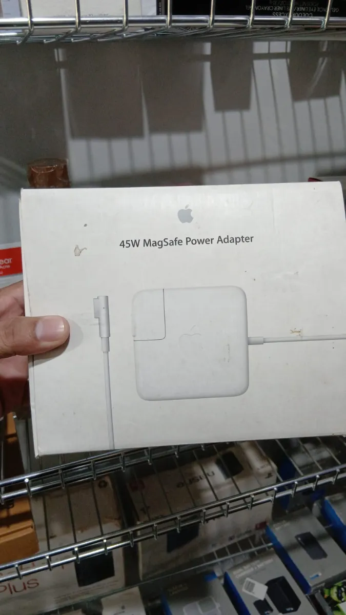 APPLE 45W MAGSAFE POWER ADAPTER (MC747LL/A) - WHITE