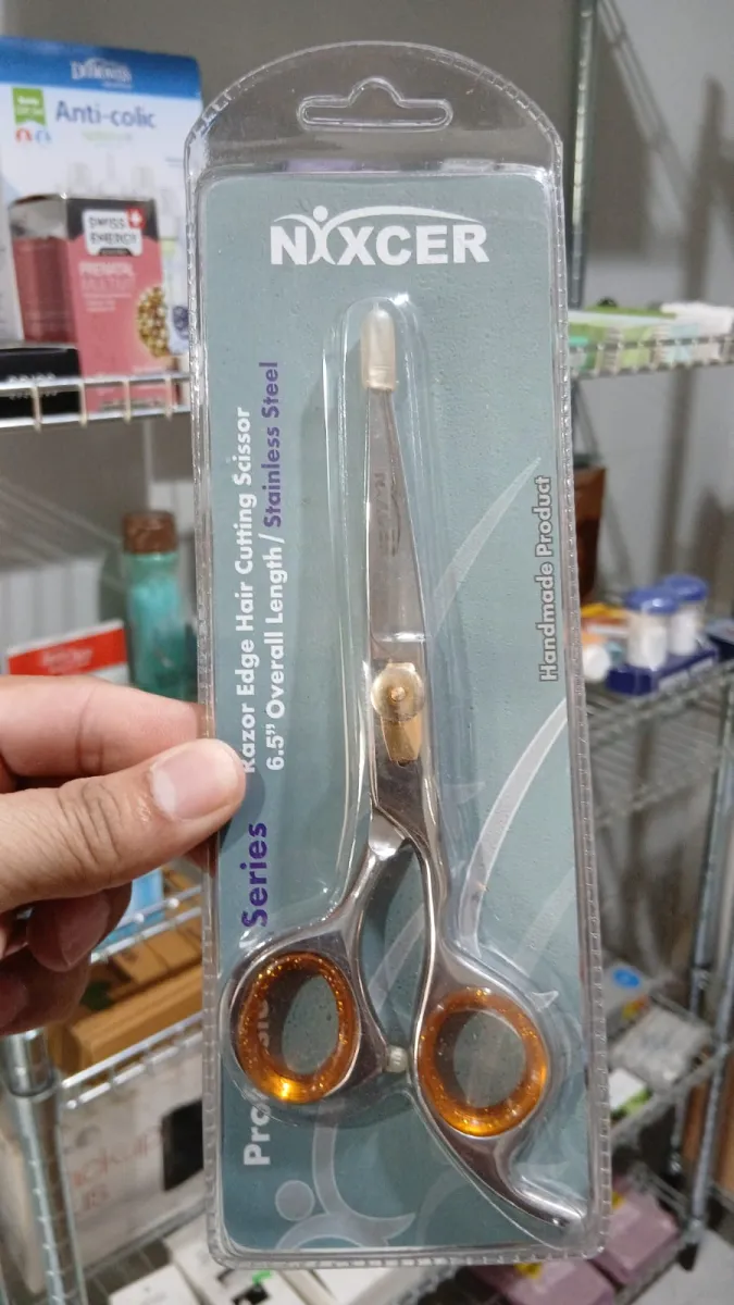 Nixcer Razor Edge Stainless Steel Barber Hair Cutting Scissor 6.5″ Silver / Gold